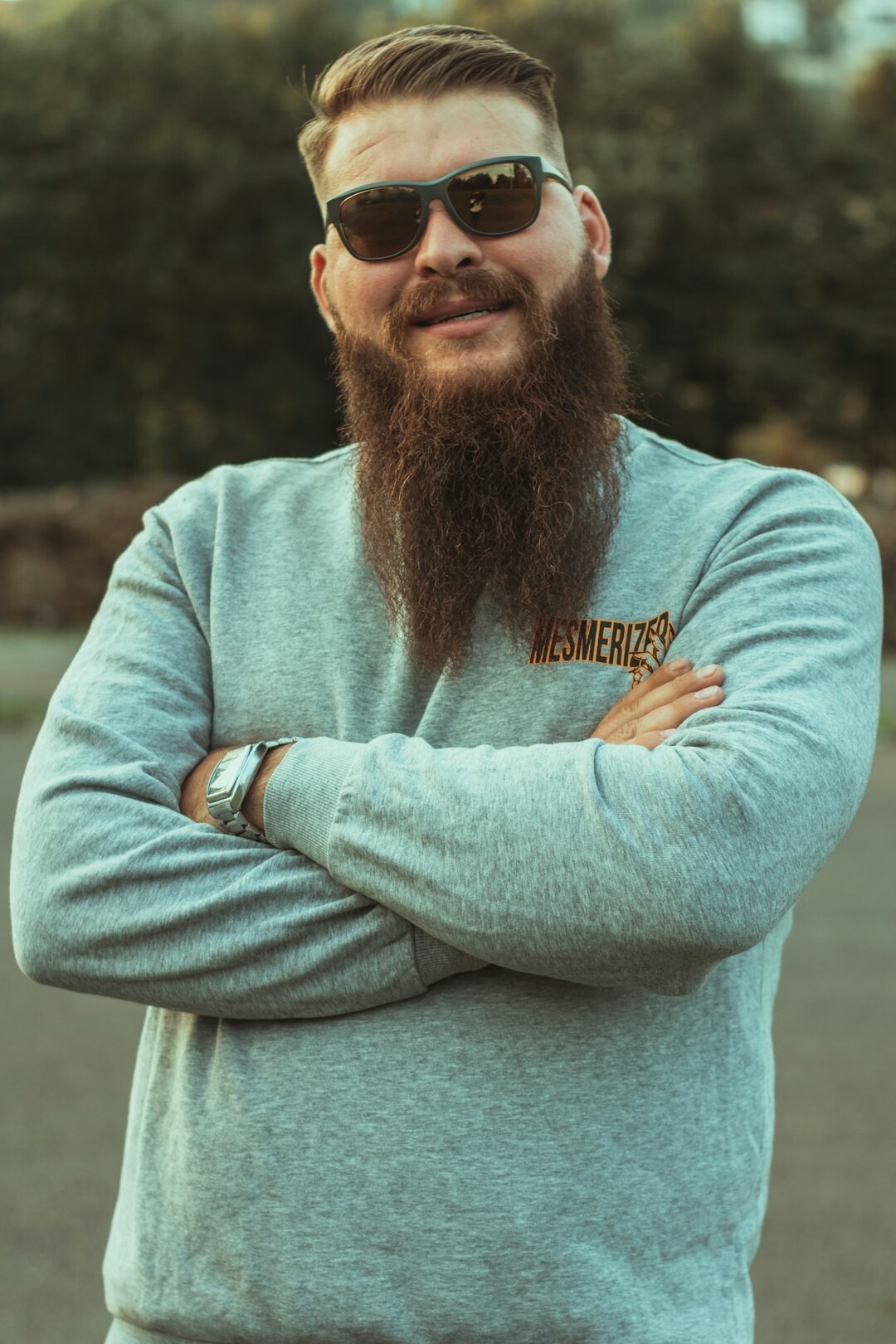 Studio portrait of a Swiss man in his thirties with a beard, investigative journalist